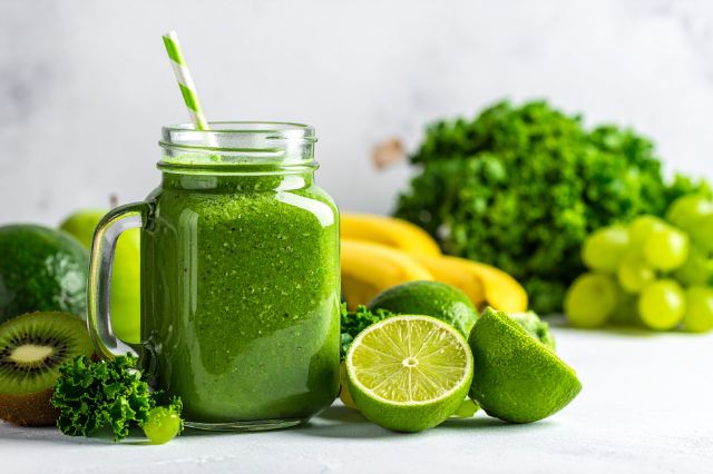Detox smoothies with spirulina