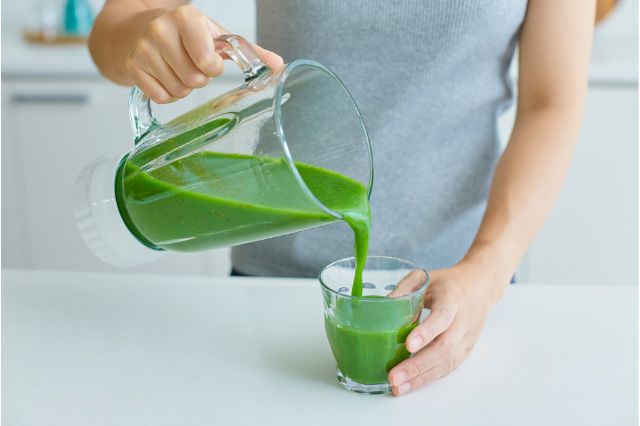 Detox Smoothies with Spirulina: Benefits, Recipes, and How to Take Them